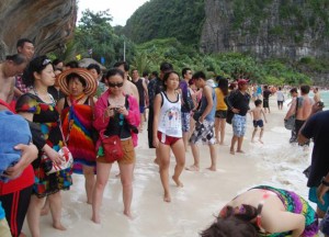 Crowded Beaches Thai, Best Ko Phi-Phi Tours from Phuket