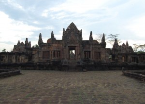 Muang Tam Temple Muang Tam Temple, Isaan Tours and Phanom Rung Thailand