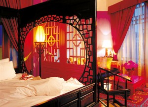 Top 10 Best Budget Hotels in Bangkok, Chinese Styled Hotel Bedroom