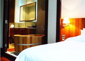 Top 10 Best Budget Hotels in Bangkok, Luxx Hotel Bathtub
