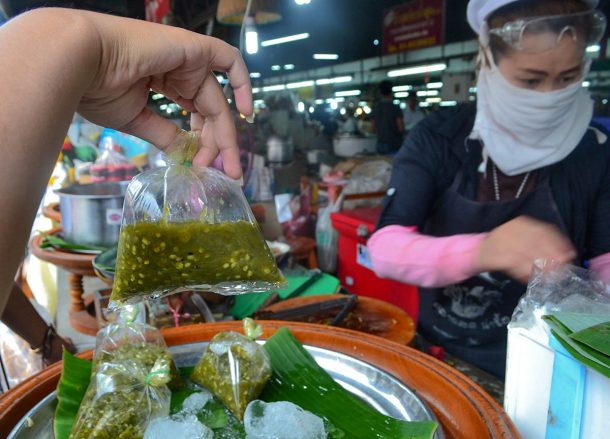 Northern Chilli Dip, Best Northern Thai Sausage in Chiang Mai Mae Hia Market