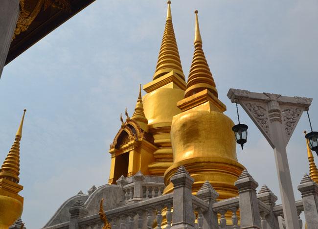 Wat Tri Thotsathep Worawihan - Bangkok Temple - The Chedi
