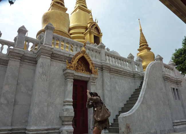 Wat Tri Thotsathep Worawihan - Bangkok Temple - Photos Below Chedi