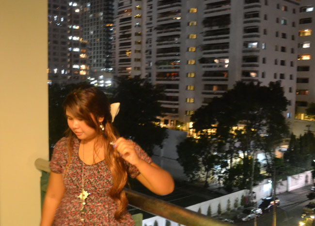 Throwing Fun Snaps from Skyscrapers - Wanderlust Blog of the week - Throwing at Pets