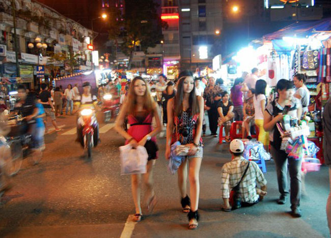 Weekend in Ho Chi Minh City Saigon - Ben Thanh Night Market