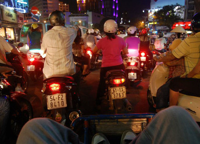 Weekend in Ho Chi Minh City Saigon - Cyclo in Motorbikes at Night