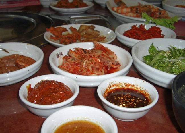 Life in Southeast Asia - Bangkok Korean Barbecues - Banchan Kimchi