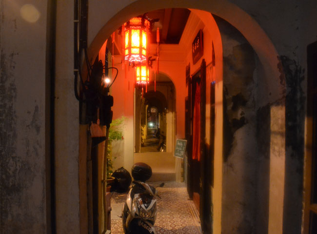 Hostel Life in Southeast Asia - Georgetown at Night - Back Streets