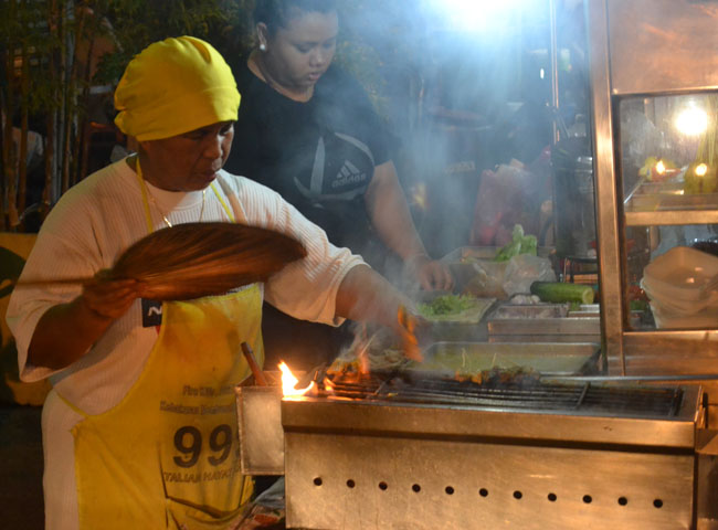 Hostel Life in Southeast Asia - Georgetown at Night - Local Food