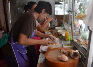 Local Thai Living, Hainanese Chicken Rice Singapore vs Khao Man Gai Thailand