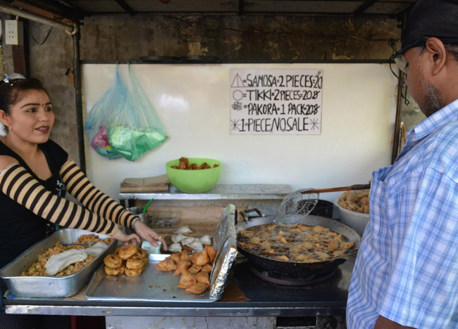 Samosa Guy, Bangkok Little India, Phahurat Road, Southeast Asia