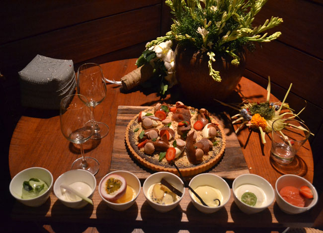 Icecreams and cake, Wedding at Alila Ubud, Married in Bali Indonesia