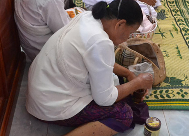 Avid Chewer, What is Betel Nut Chewing in Thailand, Southeast Asia