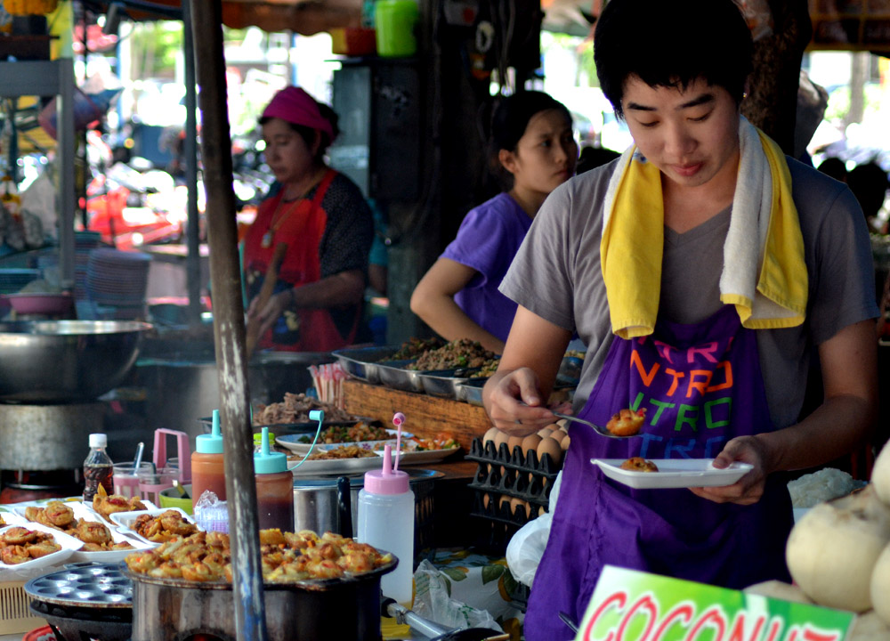 Fried Foods, Eating at JJ Market Bangkok, Chatuchak Weekend Shopping