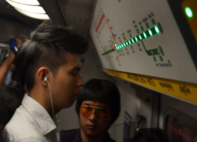 Singapore MRT, Where to Stay in Singapore on a Budget