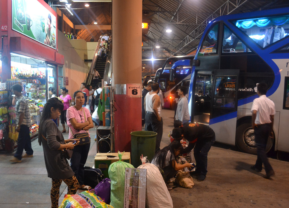 Mo Chit Station Buses, Thai Visa Run to Savannakhet Laos from Bangkok