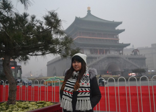 Fanfan Next to Bell Tower, Tourist Scam in Xian, Calligraphy Art Scam in China