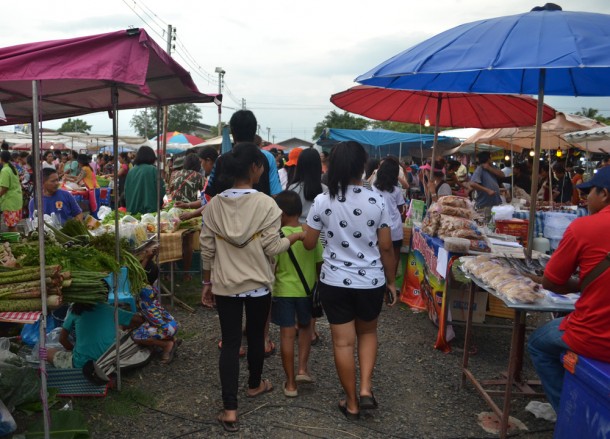 Nang Rong Sunday Market, Isaan Tours and Phanom Rung