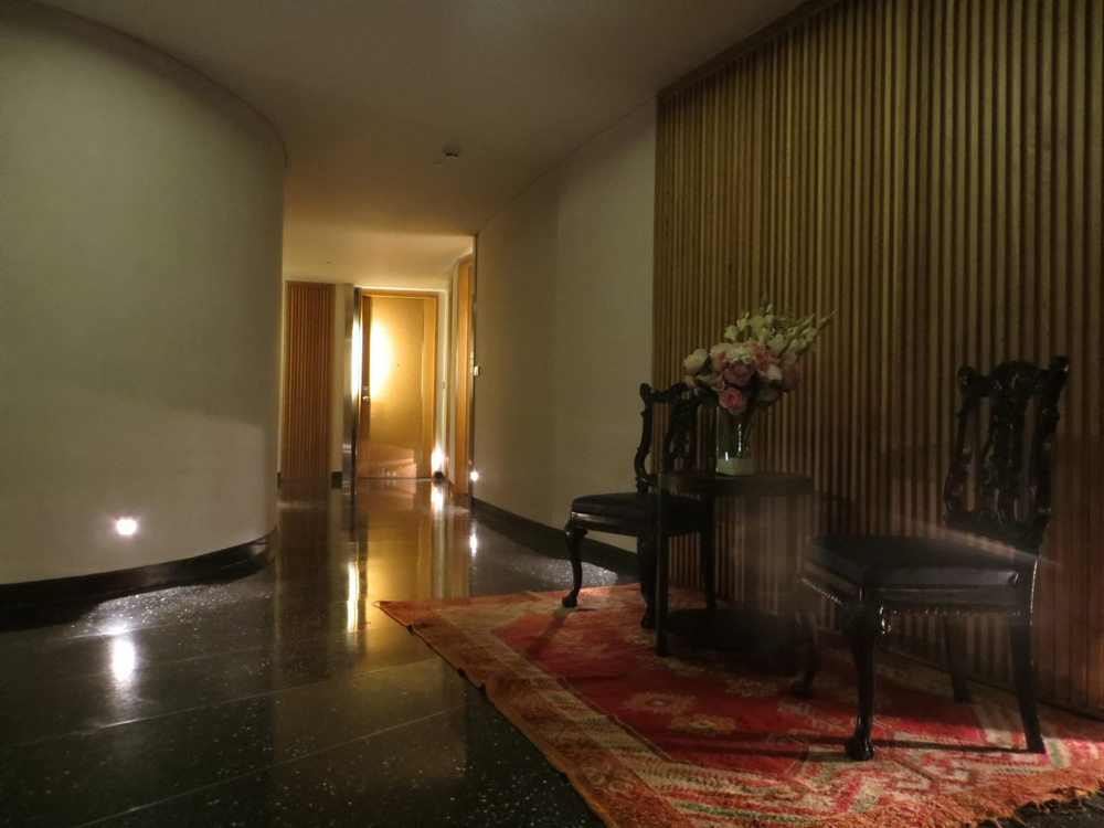 Indoors Lighting, Maduzi Hotel Bangkok Review Asoke