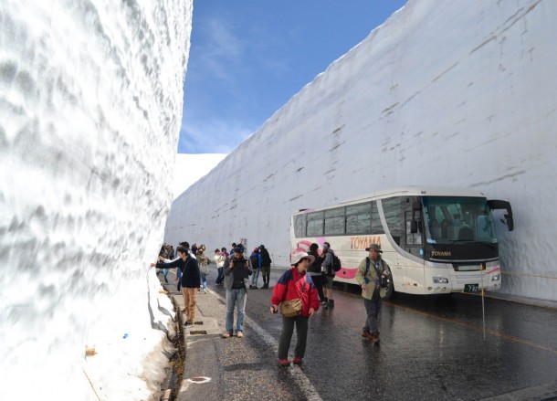 Tall Snow Wall , 2 Week JR Pass, Japan Train Travel