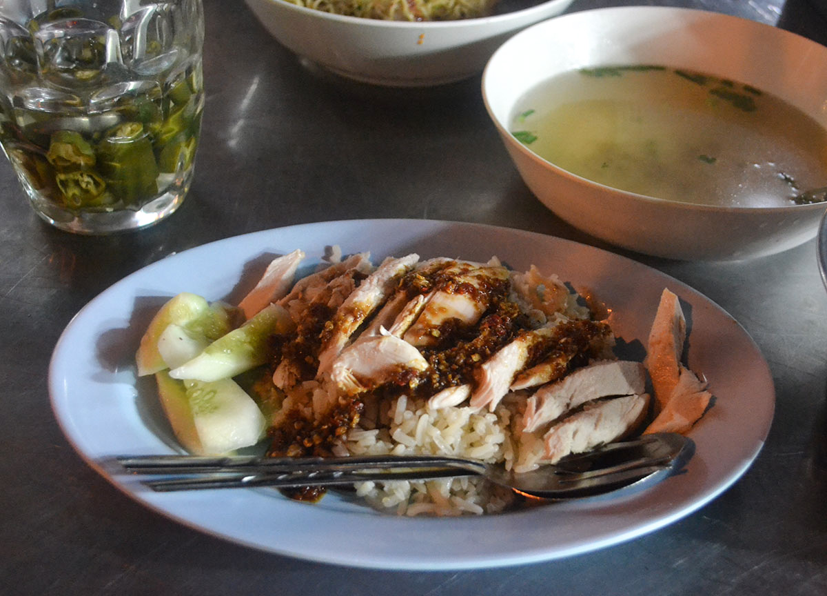 Hainanese Chicken Rice vs. Khao Man Gai (Singapore vs. Thailand)