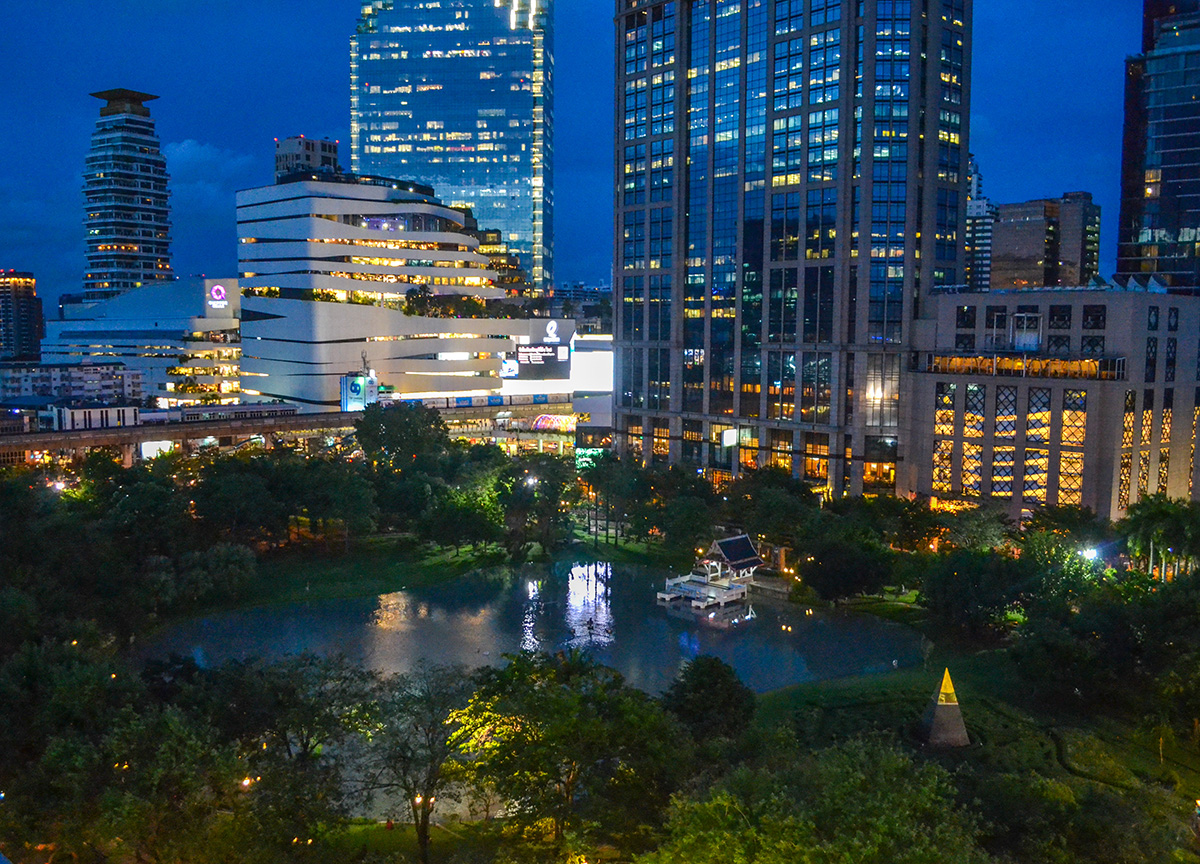 Benjasiri Park, Review Bangkok Marriott Marquis Queen’s Park Em District