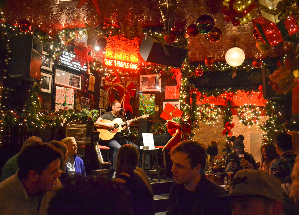 Christmas Music, Christmas in Dublin City Centre Ireland