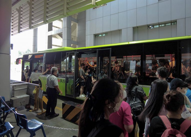 Busses-travelling-between-JB-Sentral-in-Johor-Bahru-and-Singapore-Border-Crossing-Woodlands-Immigration